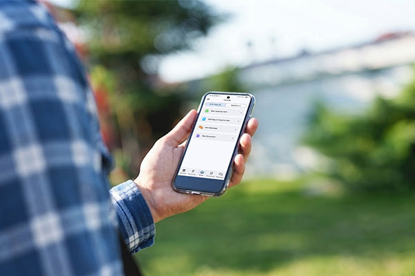 Male on community supervision using BI Mobile device.